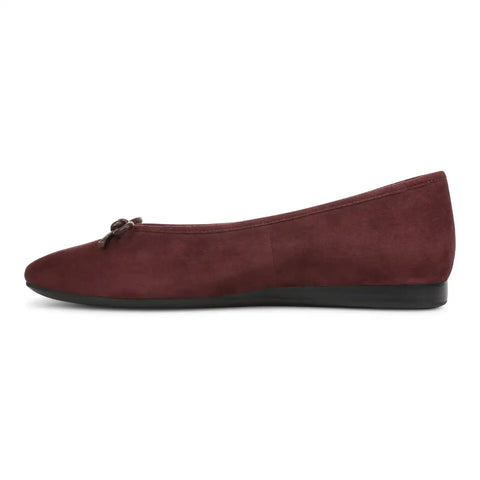 Larissa Wedge Flat