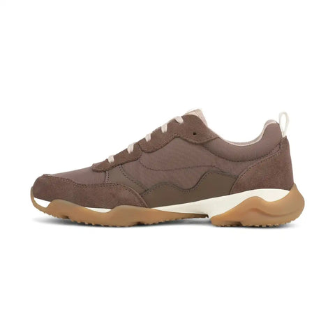 Walk Slim Glide Sneaker