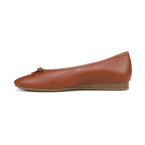 Larissa Wedge Flat