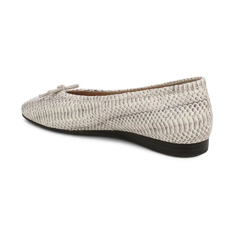 Larissa Wedge Flat