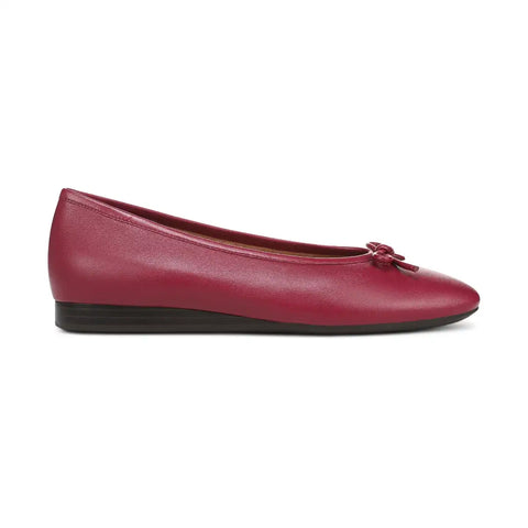 Larissa Wedge Flat