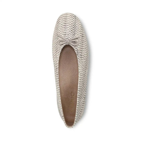 Larissa Wedge Flat
