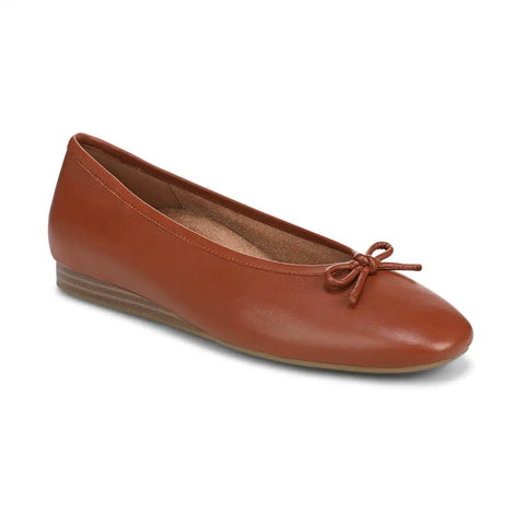 Larissa Wedge Flat
