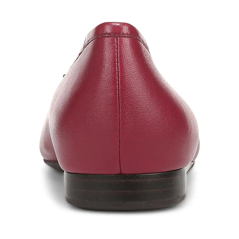 Larissa Wedge Flat